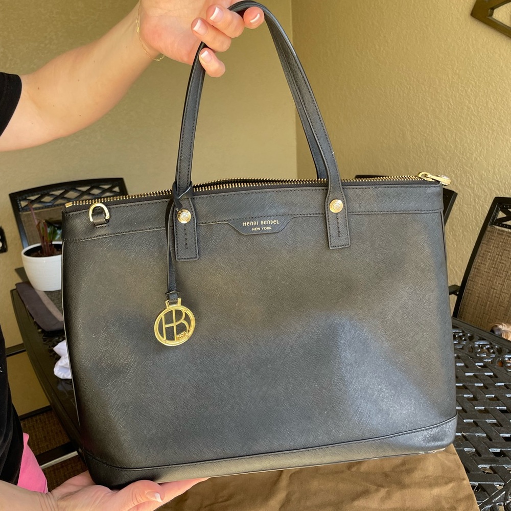 Gorgeous, black, leather, Henri Bendel bag.